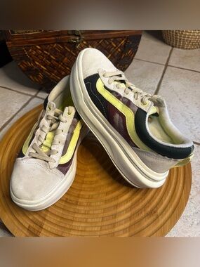 VANS OLD SKOOL OVERT PLUS CC SNEAKERS / Women's Size: 7.5 Men's Size: 6 Shoes